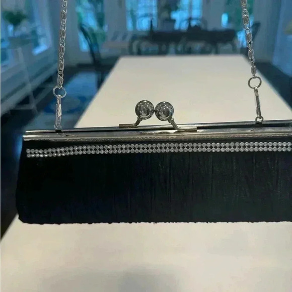 Black evening kiss lock clutch with rhinestone details and removable chain - Picture 3 of 10